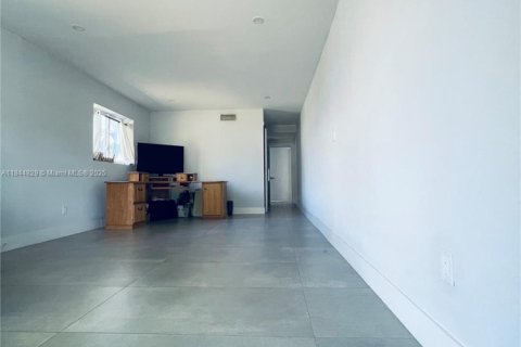 Casa en venta en Miami, Florida, 4 dormitorios, 166.02 m2 № 1841169 - foto 17