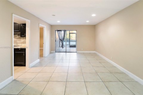 Купить кондоминиум в Санрайз, Флорида 5 спален, 141.21м2, № 2027046 - фото 4