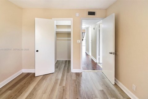 Купить кондоминиум в Санрайз, Флорида 5 спален, 141.21м2, № 2027046 - фото 18