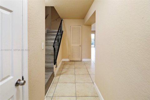 Купить кондоминиум в Санрайз, Флорида 5 спален, 141.21м2, № 2027046 - фото 11