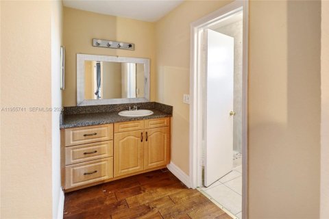 Купить кондоминиум в Санрайз, Флорида 5 спален, 141.21м2, № 2027046 - фото 8