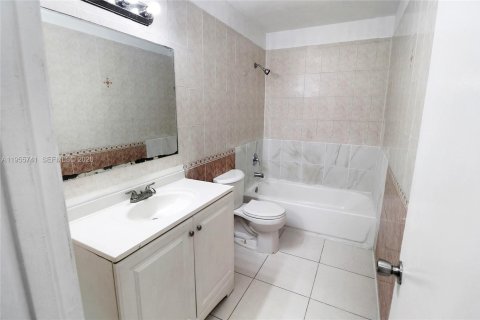 Купить кондоминиум в Санрайз, Флорида 5 спален, 141.21м2, № 2027046 - фото 6