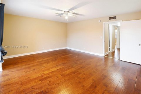 Купить кондоминиум в Санрайз, Флорида 5 спален, 141.21м2, № 2027046 - фото 15