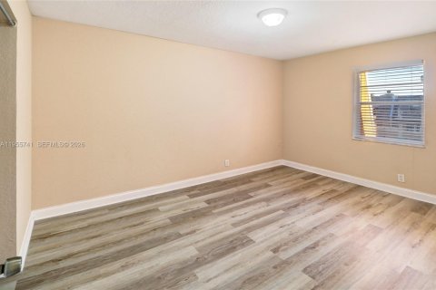 Купить кондоминиум в Санрайз, Флорида 5 спален, 141.21м2, № 2027046 - фото 19