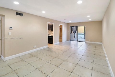 Купить кондоминиум в Санрайз, Флорида 5 спален, 141.21м2, № 2027046 - фото 3