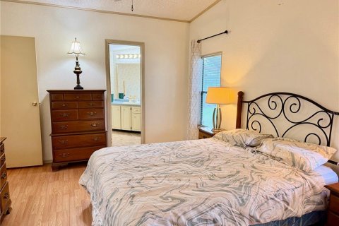 Apartment in Leesburg, Florida 2 bedrooms, 98.85 sq.m. № 2210719 - photo 16