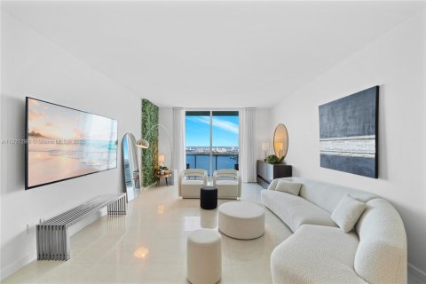 Купить кондоминиум в Майами, Флорида 3 спальни, 183.02м2, № 1975648 - фото 21