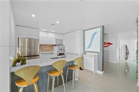 Купить кондоминиум в Майами, Флорида 3 спальни, 183.02м2, № 1975648 - фото 15