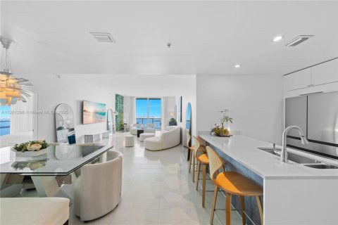 Купить кондоминиум в Майами, Флорида 3 спальни, 183.02м2, № 1975648 - фото 5
