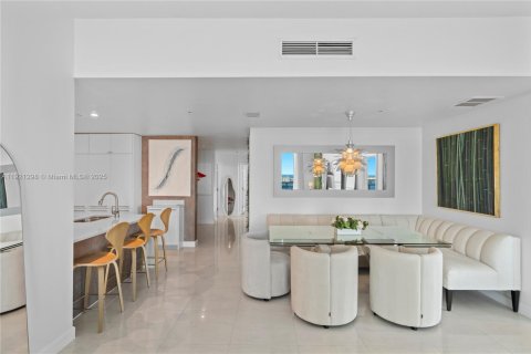 Купить кондоминиум в Майами, Флорида 3 спальни, 183.02м2, № 1975648 - фото 6