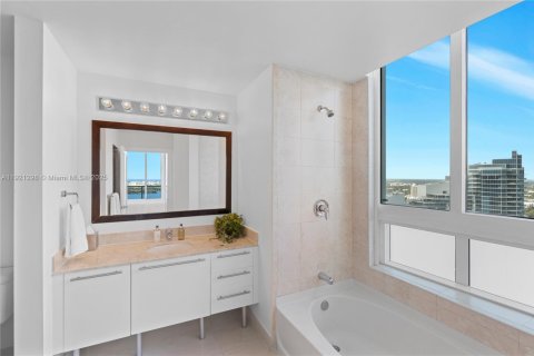 Купить кондоминиум в Майами, Флорида 3 спальни, 183.02м2, № 1975648 - фото 26