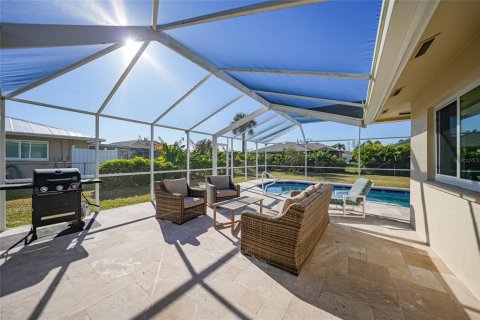 House in Cape Coral, Florida 2 bedrooms, 107.3 sq.m. № 1575160 - photo 23