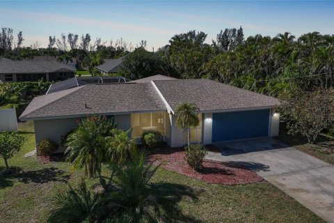 House in Cape Coral, Florida 2 bedrooms, 107.3 sq.m. № 1575160 - photo 2