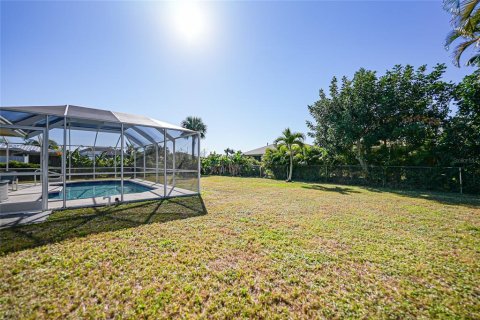 House in Cape Coral, Florida 2 bedrooms, 107.3 sq.m. № 1575160 - photo 24