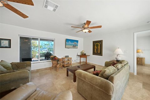House in Cape Coral, Florida 2 bedrooms, 107.3 sq.m. № 1575160 - photo 7