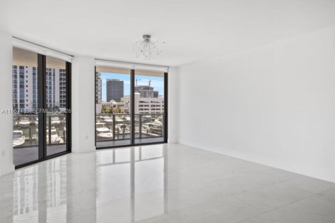Condo in North Miami Beach, Florida, 2 bedrooms № 2081413 - photo 14