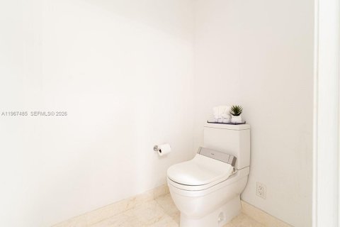 Condo in North Miami Beach, Florida, 2 bedrooms № 2081413 - photo 28