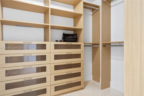 Condo in North Miami Beach, Florida, 2 bedrooms № 2081413 - photo 19