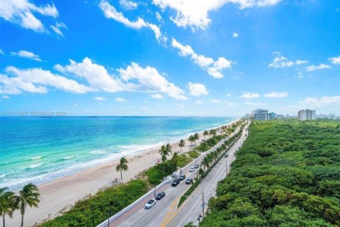 Condo in Fort Lauderdale, Florida, 2 bedrooms  № 2430179 - photo 9