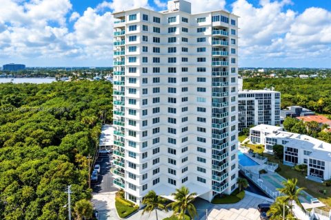 Condo in Fort Lauderdale, Florida, 2 bedrooms  № 2430179 - photo 2