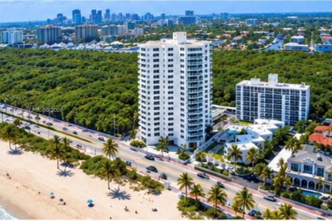 Condo in Fort Lauderdale, Florida, 2 bedrooms  № 2430179 - photo 24