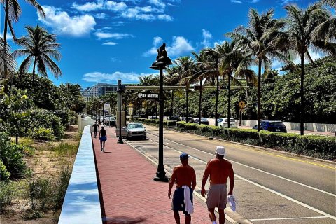 Condo in Fort Lauderdale, Florida, 2 bedrooms  № 2430179 - photo 13