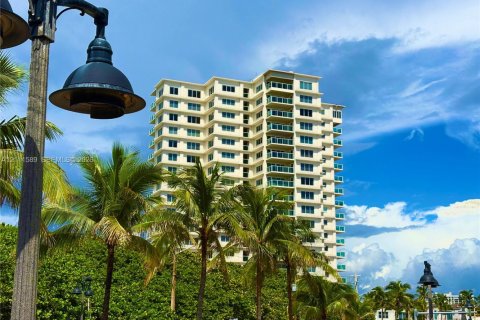 Condo in Fort Lauderdale, Florida, 2 bedrooms  № 2430179 - photo 11