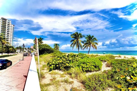 Condo in Fort Lauderdale, Florida, 2 bedrooms  № 2430179 - photo 16