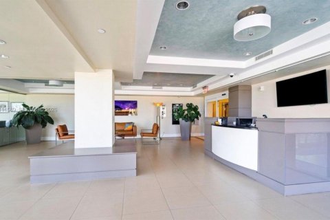 Condo in Fort Lauderdale, Florida, 2 bedrooms  № 2430179 - photo 6