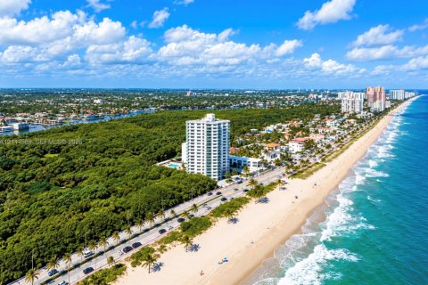 Condo in Fort Lauderdale, Florida, 2 bedrooms  № 2430179 - photo 22