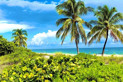 Condo in Fort Lauderdale, Florida, 2 bedrooms  № 2430179 - photo 17