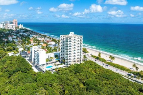 Condo in Fort Lauderdale, Florida, 2 bedrooms  № 2430179 - photo 27