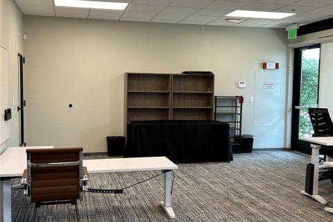 Propiedad comercial en alquiler en Gainesville, Florida, 1345.22 m2 № 1815342 - foto 12