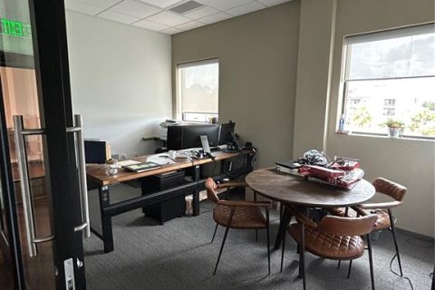 Propiedad comercial en alquiler en Gainesville, Florida, 1345.22 m2 № 1815342 - foto 7