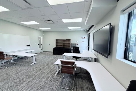 Propiedad comercial en alquiler en Gainesville, Florida, 1345.22 m2 № 1815342 - foto 9