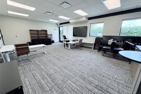 Propiedad comercial en alquiler en Gainesville, Florida, 1345.22 m2 № 1815342 - foto 10