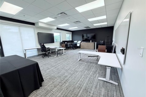 Propiedad comercial en alquiler en Gainesville, Florida, 1345.22 m2 № 1815342 - foto 11