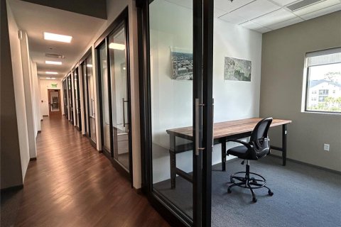 Propiedad comercial en alquiler en Gainesville, Florida, 1345.22 m2 № 1815342 - foto 4