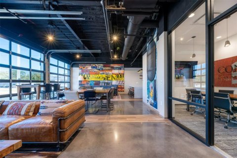 Propiedad comercial en alquiler en Gainesville, Florida, 1345.22 m2 № 1815342 - foto 16