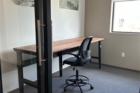 Propiedad comercial en alquiler en Gainesville, Florida, 1345.22 m2 № 1815342 - foto 3