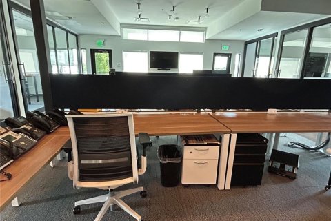 Propiedad comercial en alquiler en Gainesville, Florida, 1345.22 m2 № 1815342 - foto 6