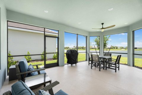 House in Port St. Lucie, Florida 3 bedrooms, 198.44 sq.m. № 2169053 - photo 29