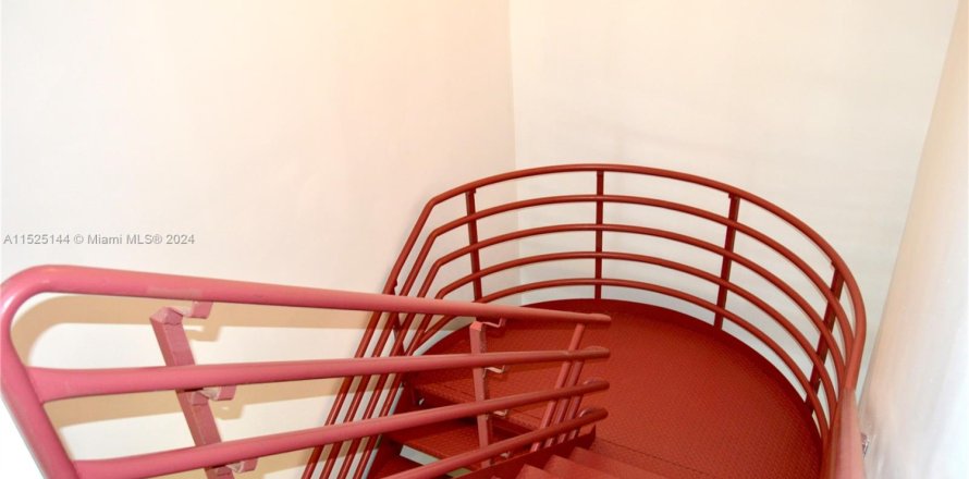 Oficina en Miami, Florida № 987291