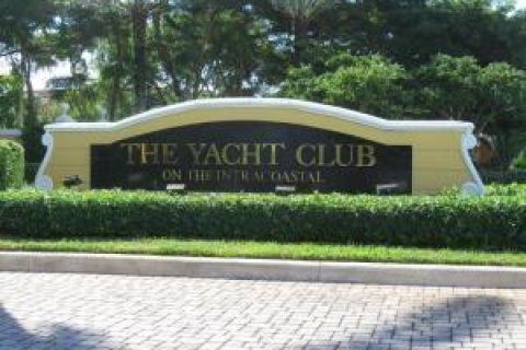 Condo in Hypoluxo, Florida, 2 bedrooms № 2413097 - photo 26