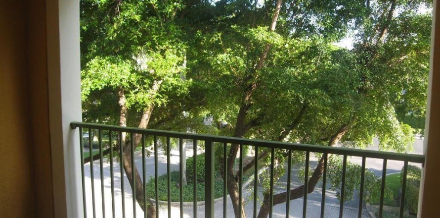 Condo in Hypoluxo, Florida, 2 bedrooms № 2413097