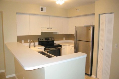 Condo in Hypoluxo, Florida, 2 bedrooms № 2413097 - photo 7