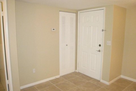 Condo in Hypoluxo, Florida, 2 bedrooms № 2413097 - photo 3