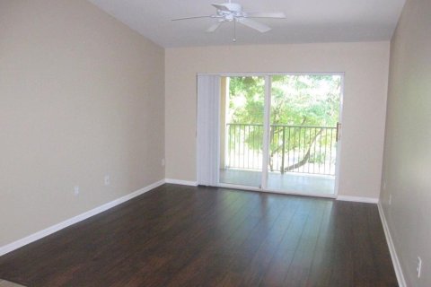 Condo in Hypoluxo, Florida, 2 bedrooms № 2413097 - photo 8