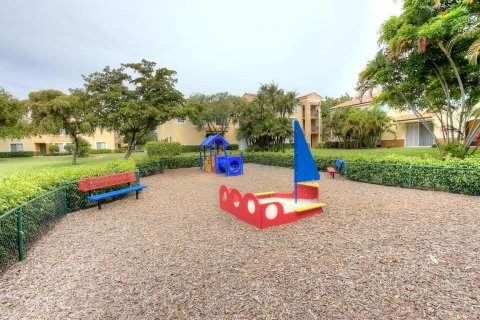 Condo in Hypoluxo, Florida, 2 bedrooms № 2413097 - photo 21