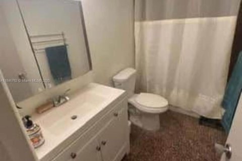 Condo in Miami, Florida, 2 bedrooms  № 2022327 - photo 7